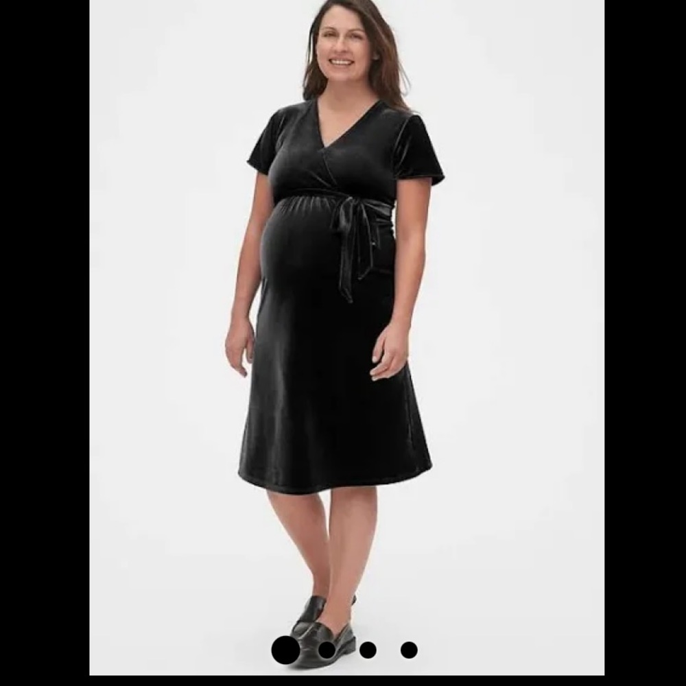 GAP Maternity/Nursing. Black velvet dress. Size Medium.